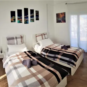 https://seaview-deluxe-apartment-90-sqm-3-bedrooms.hotels-of-thessaloniki.com