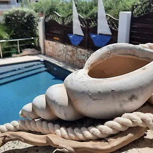 https://dimitra-studios-apartments.rethymnohotels.net