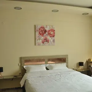 https://agias-sofias-street-luxurious-studio.hotels-of-thessaloniki.com